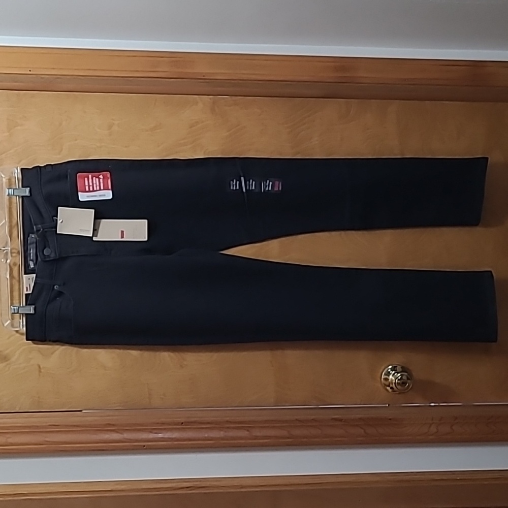 NWT Levi's Mid Rise Skinny Jeans 8M/29